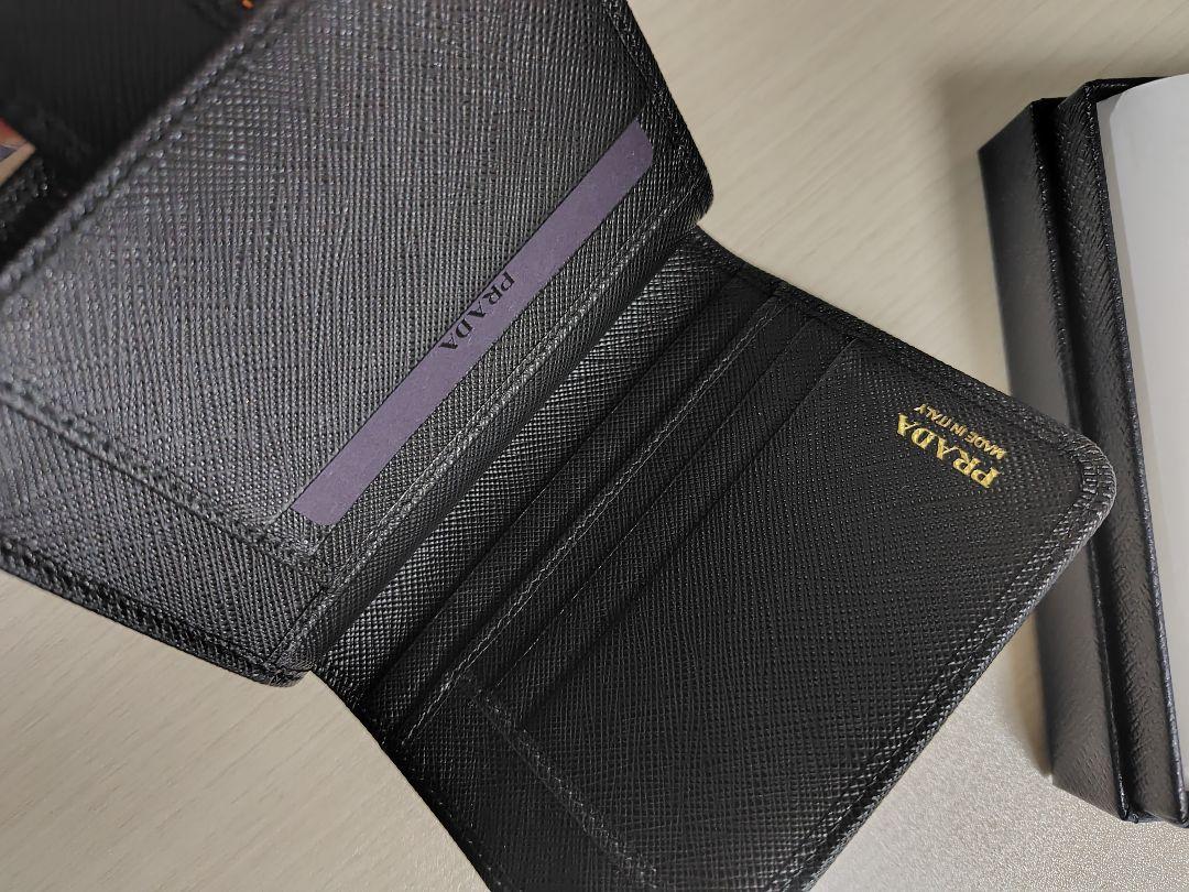 【美品】PRADA　サフィアーノトライアングル　財布