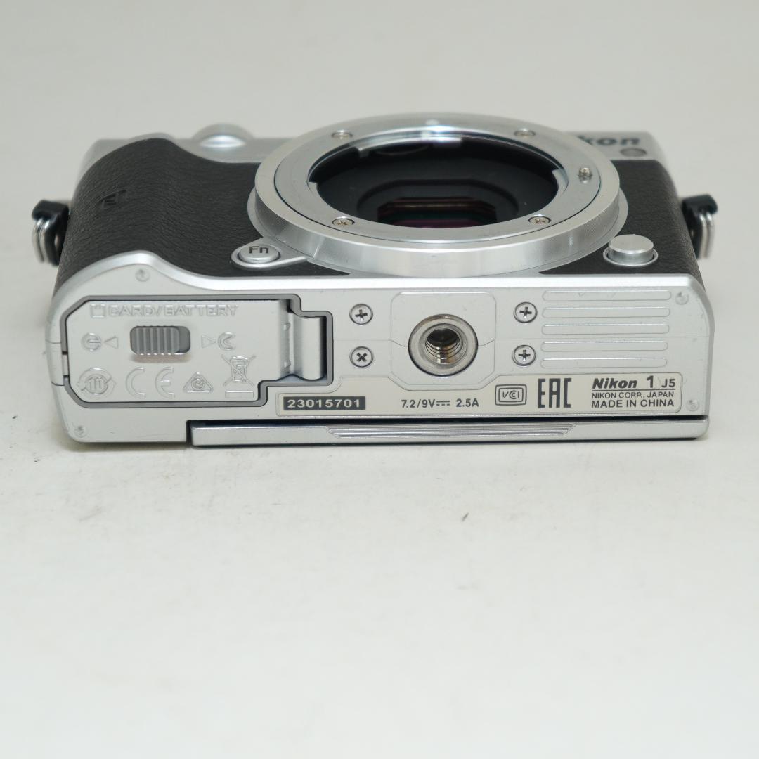 Nikon 1J5