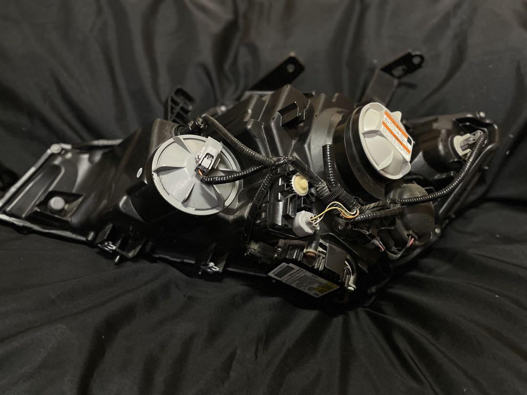 ホンダ ステップワゴンスパーダ RK5 前期純正ヘッドライト インナーブラック