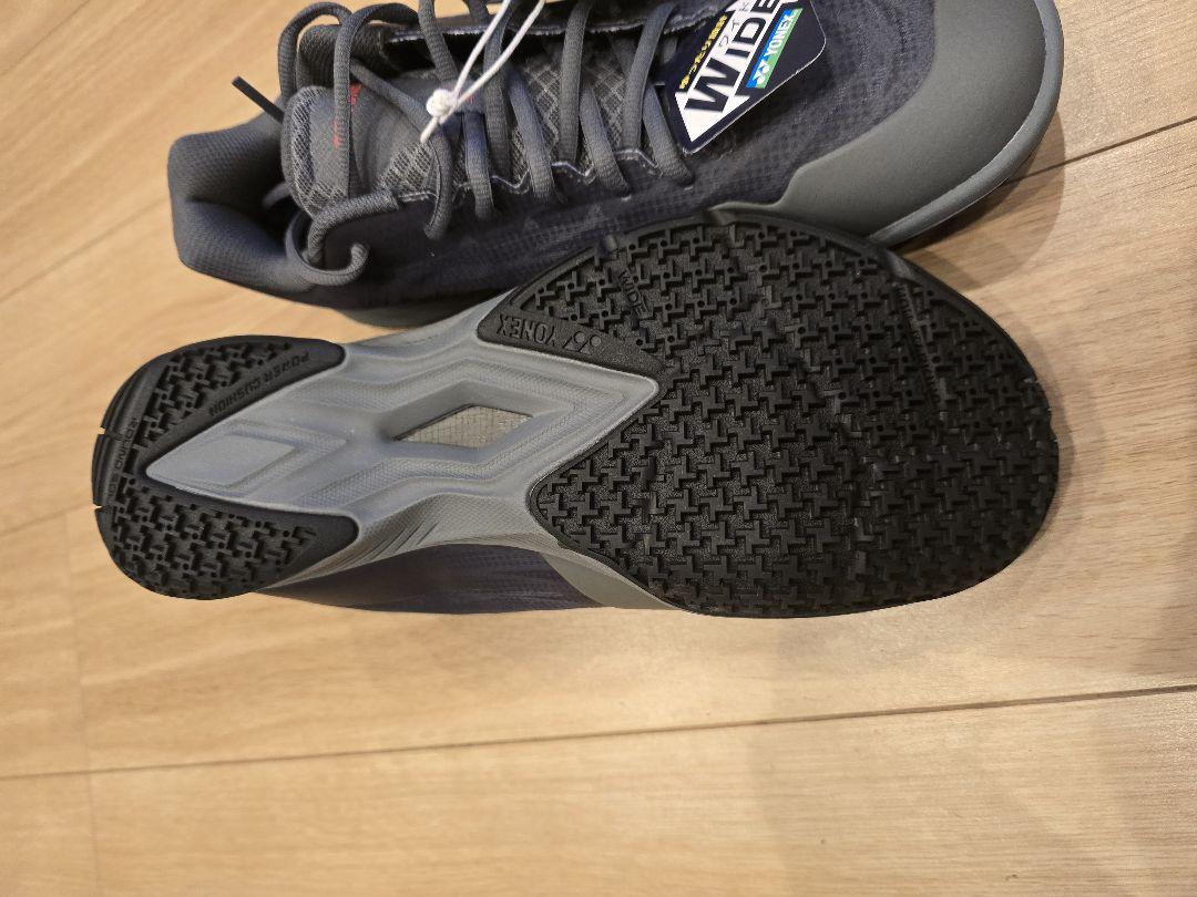 YONEX