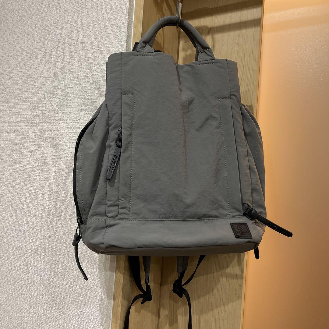 【美品】軽量レディースリュック　グレー