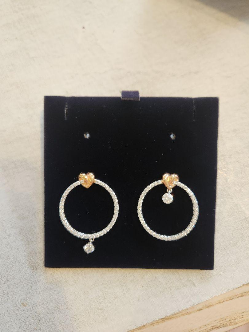 SWAROVSKI フープピアス