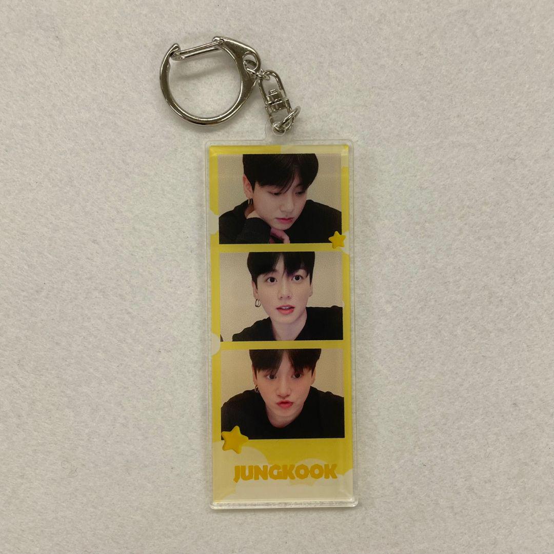 BTS jungkook グク　アクリルキーホルダー BTS JungKook グク 4カットアクリルキーホルダー③ - メルカリ