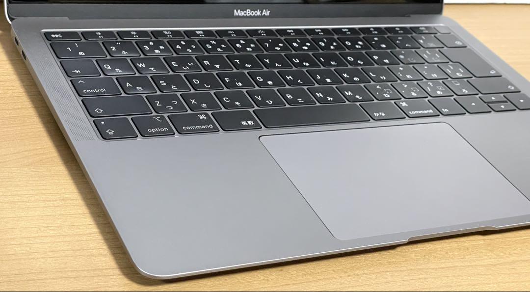 美品／MacBook Air 2019／メモリ8GB SSD128GB／充電器付