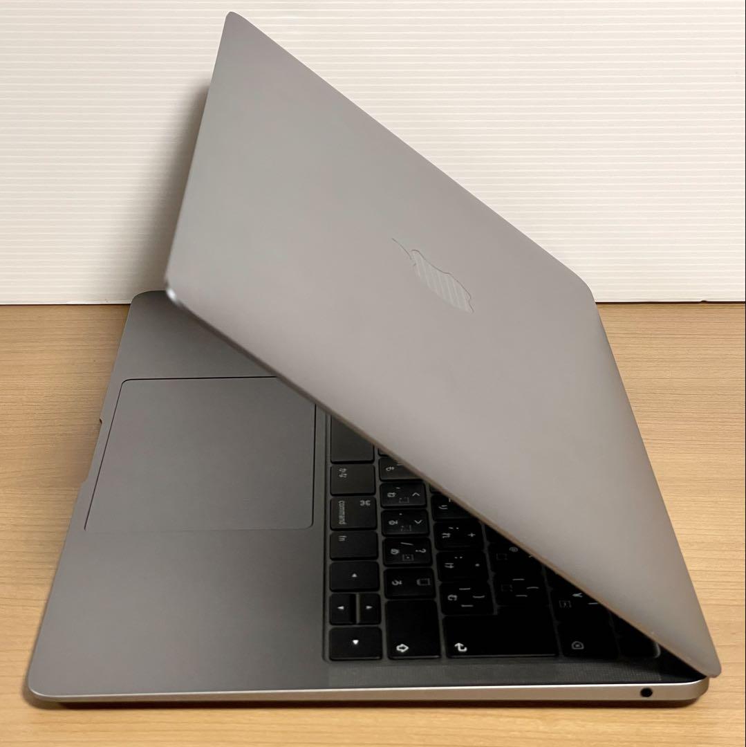 美品／MacBook Air 2019／メモリ8GB SSD128GB／充電器付
