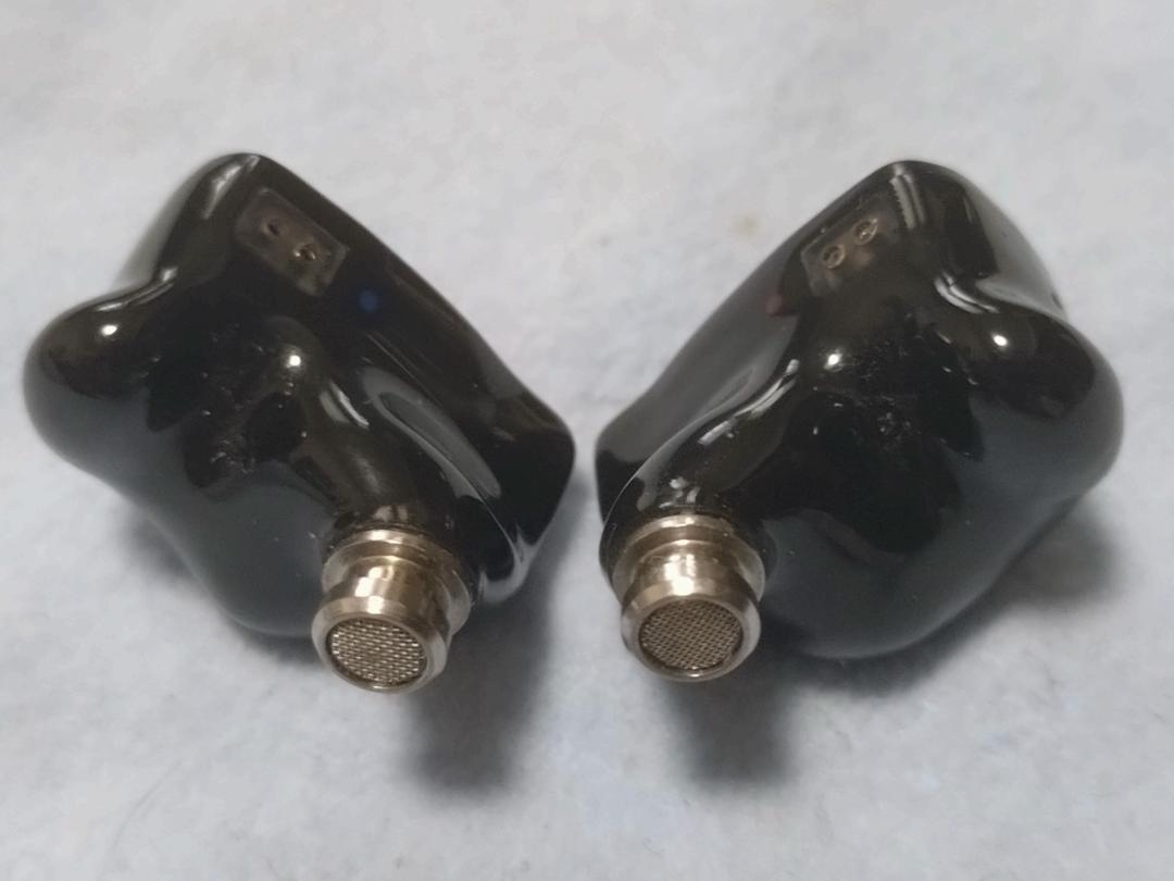 qdc SUPERIOR イヤホン