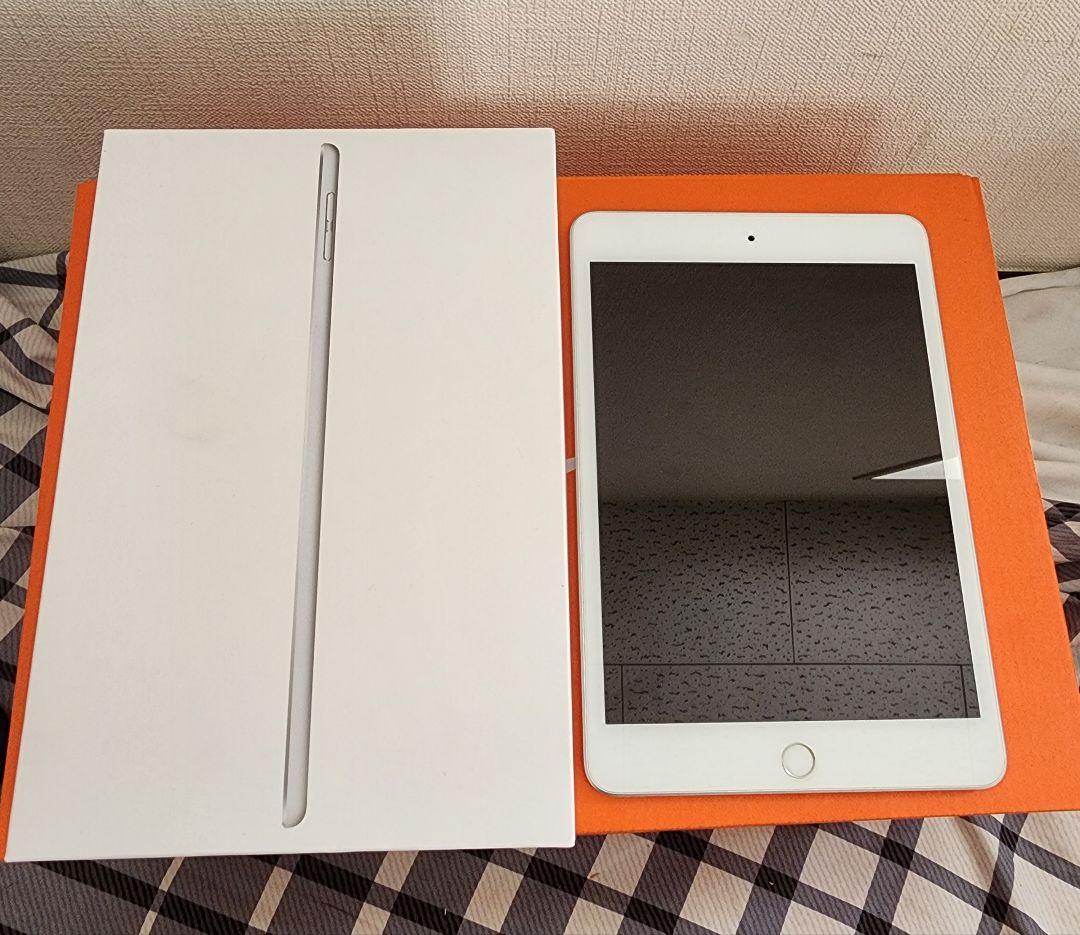 Ipad mini 5 本体 64GB Wi-Fiモデル シルバーApple