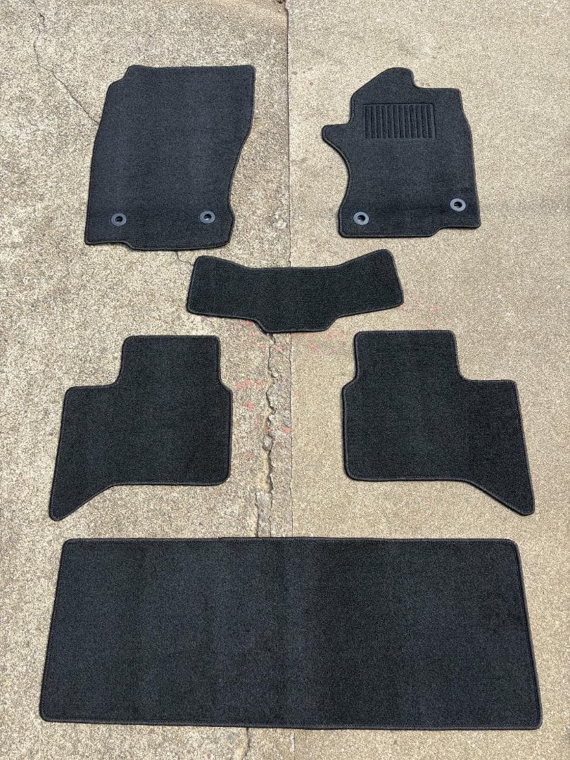 ランドクルーザー250系　7人乗り　フロアマット　ブラック　日本製