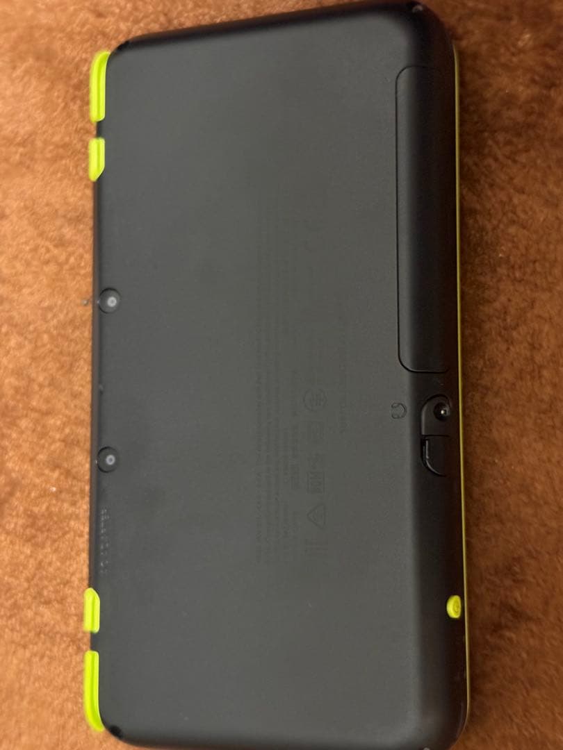 New ニンテンドー2DS LL ブラック×ライム　本体のみ