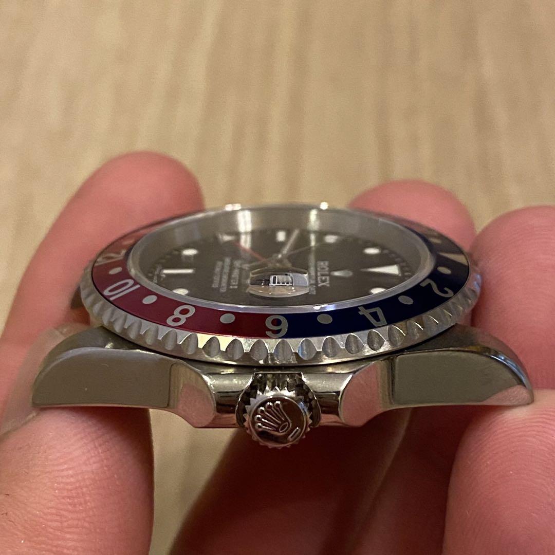 ✟