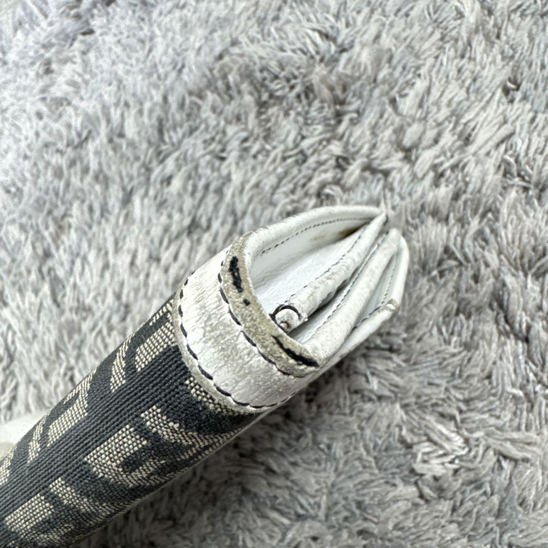 FENDI フェンディ ズッカ柄 長財布 ホワイトレザー 保管袋付き