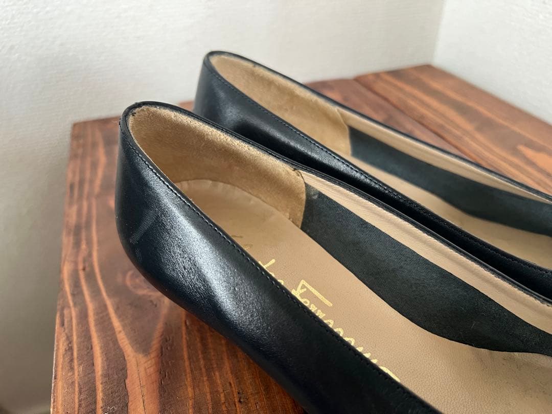 サルヴァトーレフェラガモ Ferragamo ヴァラリボンパンプス 黒 6.5 サルヴァトーレフェラガモ Ferragamo ヴァラリボンパンプス 黒 6.5