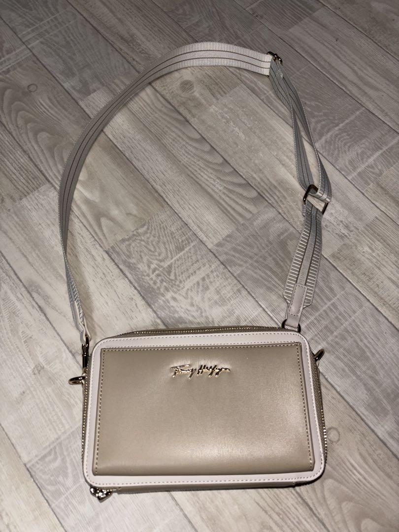 Tommy Hilfiger トミー ヒルフィガー ショルダー バッグ
