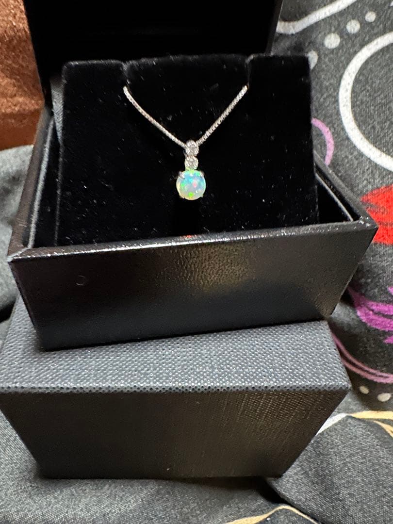 オパール ペンダント ネックレス ボックス付き