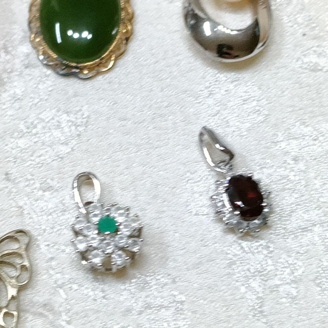 2S87　GUCCI　珊瑚　などペンダントトップ　9点