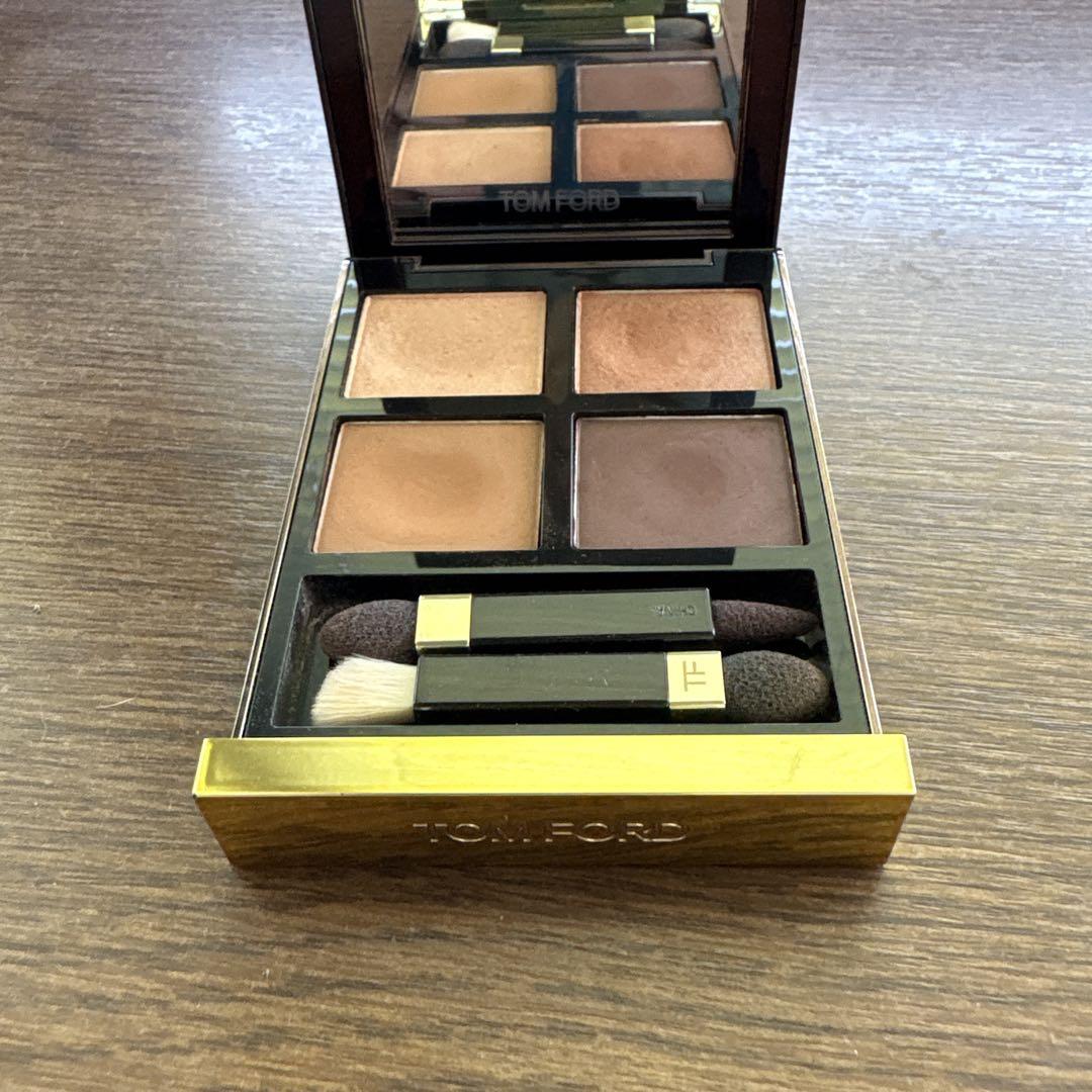 TOM FORD アイシャドウ アイカラークォード 28 ドゥラクレーム