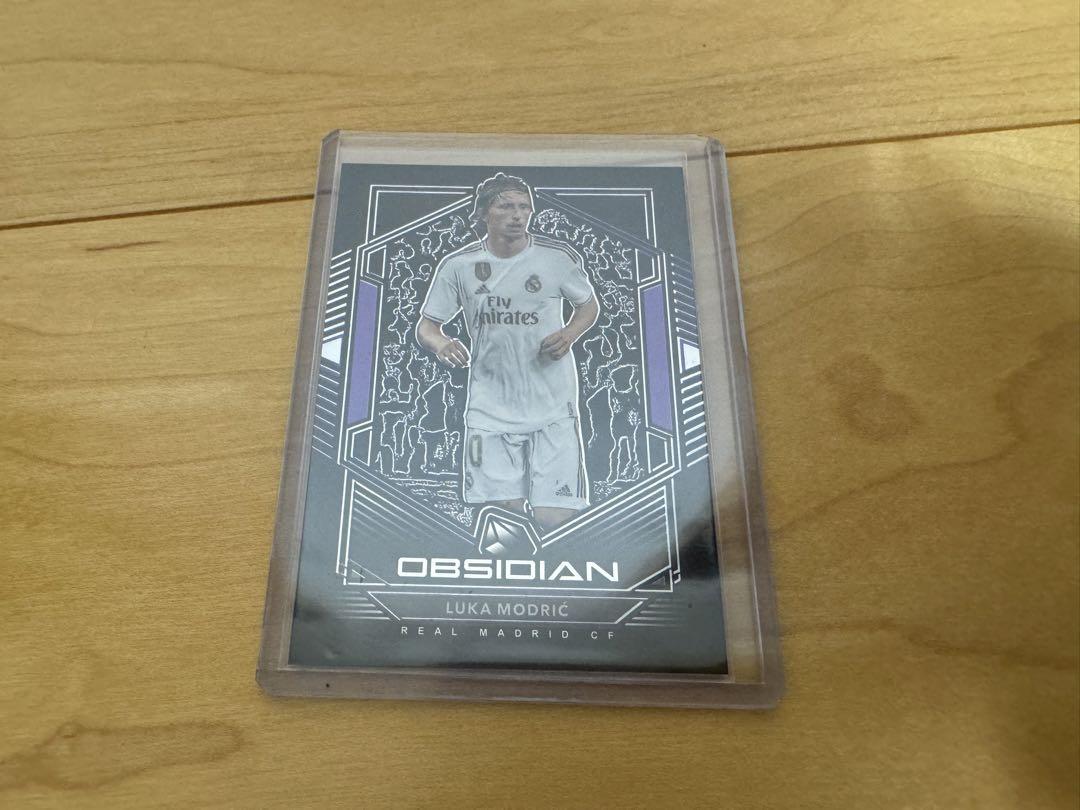 モドリッチ　2019-20 PANINI OBSIDIAN 1stナンバー