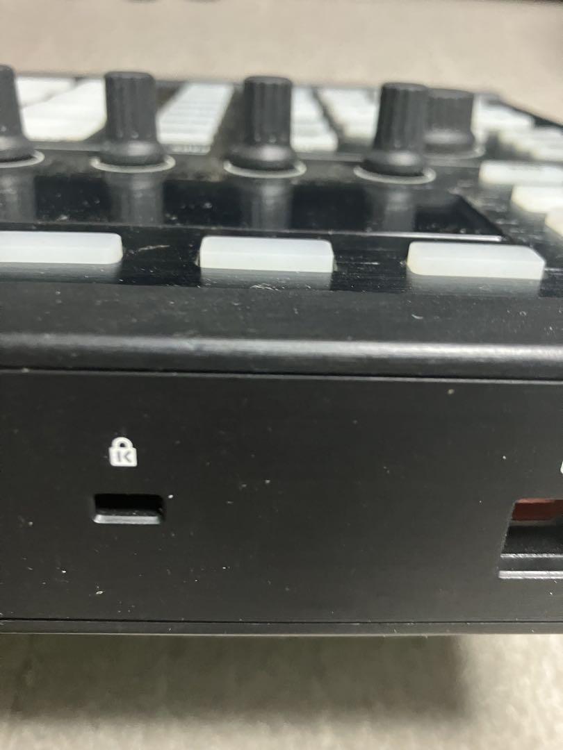N-Instruments MASCHINE MK2 EXPANSION付き