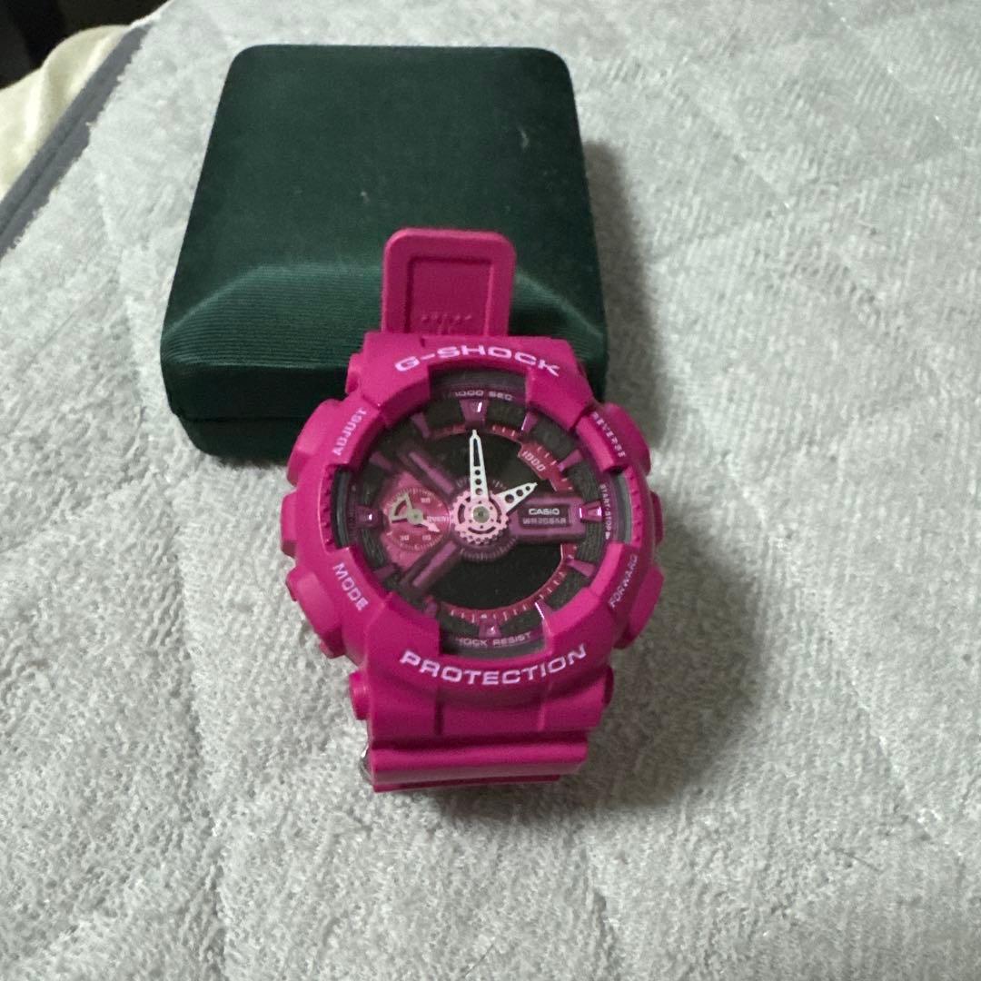 G-SHOCK ピンク腕時計