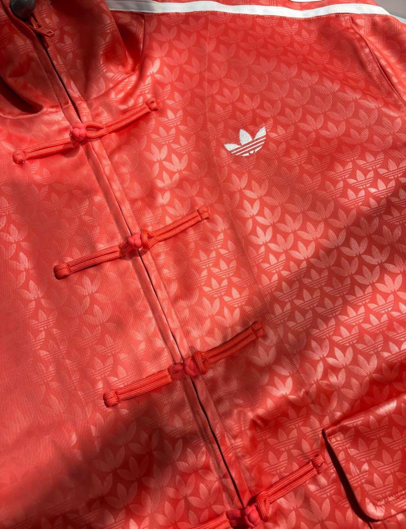 adidas レッド Lサイズ ナイロンジャケット