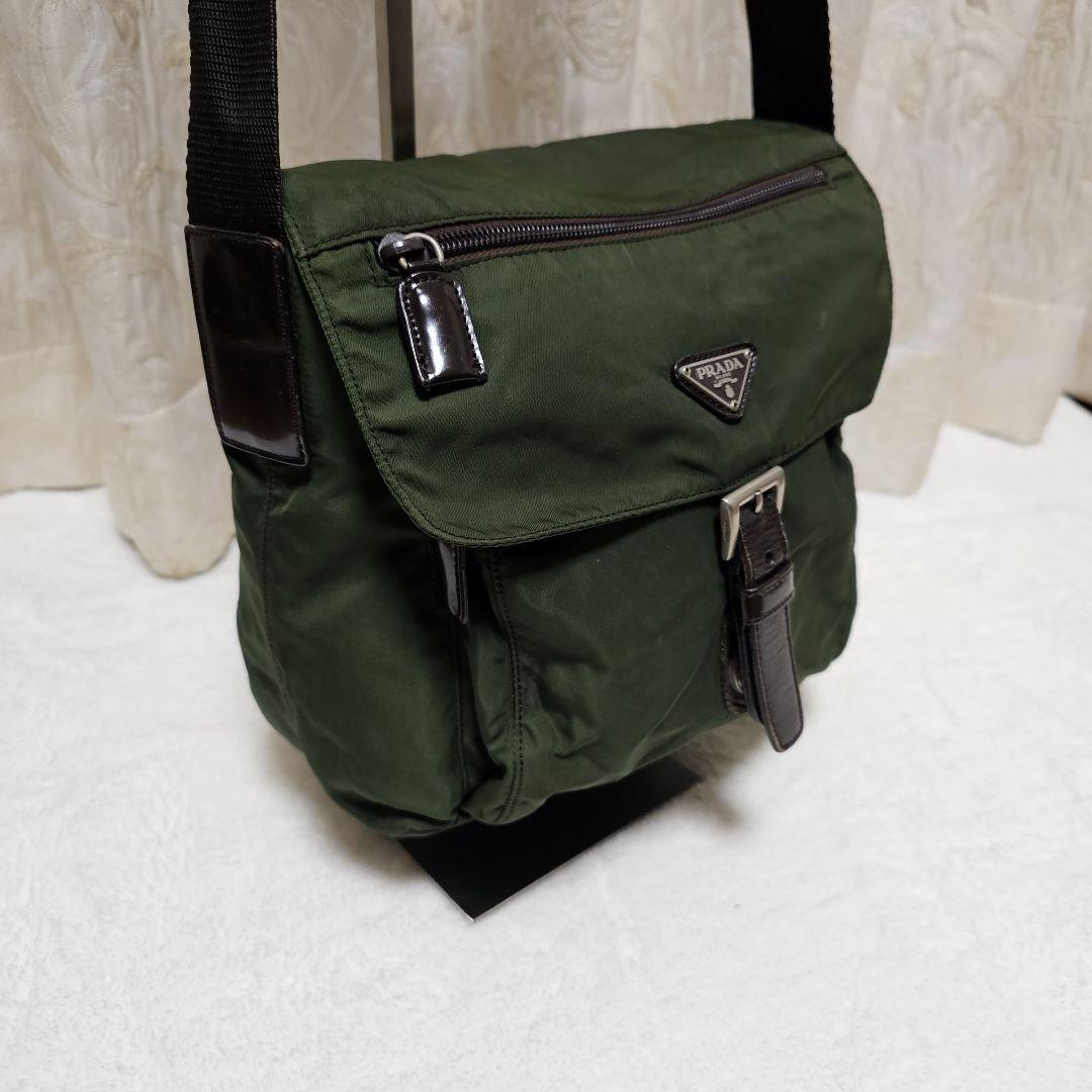 ✨美品✨PRADAショルダーバッグ 三角ロゴ ナイロン グリーン ✨美品✨PRADAショルダーバッグ 三角ロゴ ナイロン グリーン