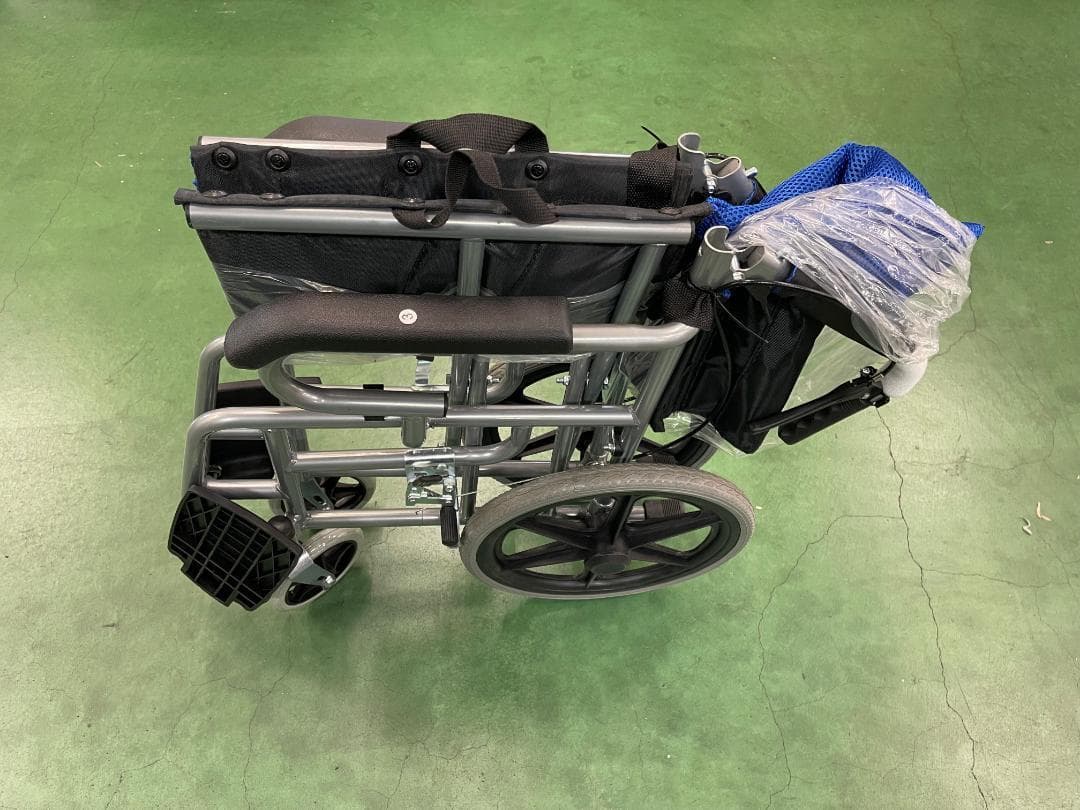 折りたたみ車椅子 軽量車椅子 【介助型】 折りたたみ車椅子 軽量車椅子 【介助型】