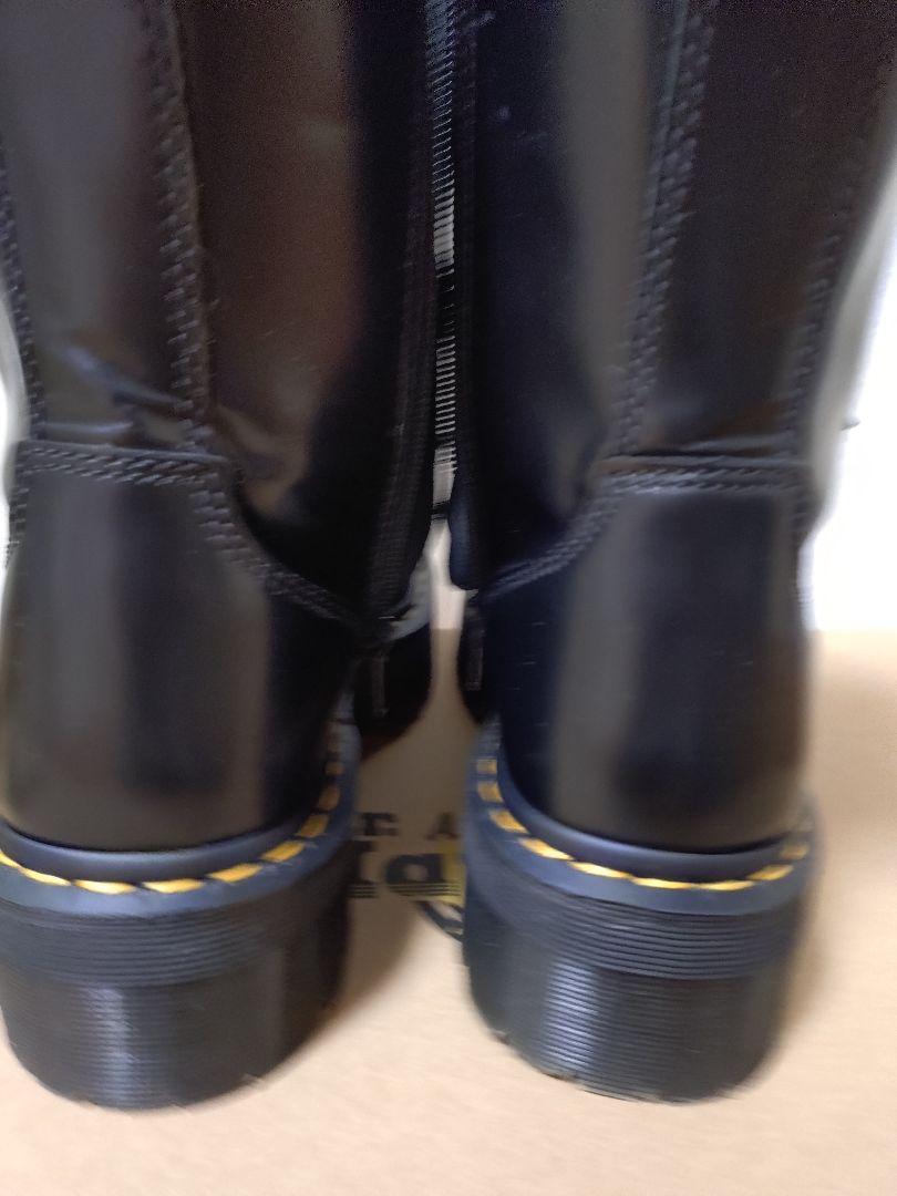 Dr. Martens JADON 8ホールブーツ ジェイドン厚底