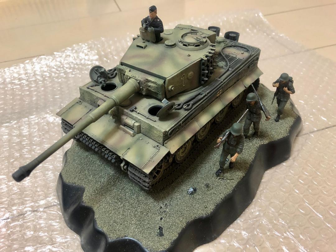 ★★ 1/35 ドイツ重戦車 タイガーⅠ 後期型 完成品 座台付★★
