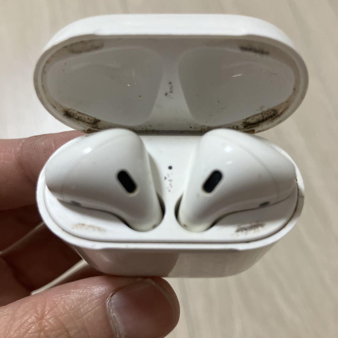 【ジャンク品】AirPodsPro2本体 ホワイト 充電ケース付き Apple AirPods Pro(第2世代)ホワイト 本体 充電ケース付き⭐︎