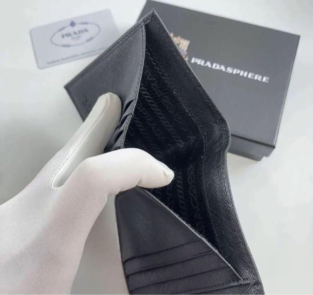 人気新品 PRADA プラダ　三つ折り財布　折り財布　コインケース