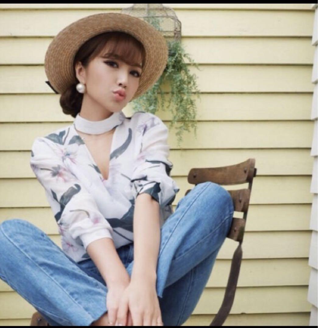 送料無料の商品 eimy 仲里依紗さん黒革の手帖着用ブラウス istoire シャツ+ブラウス(長袖+七分)