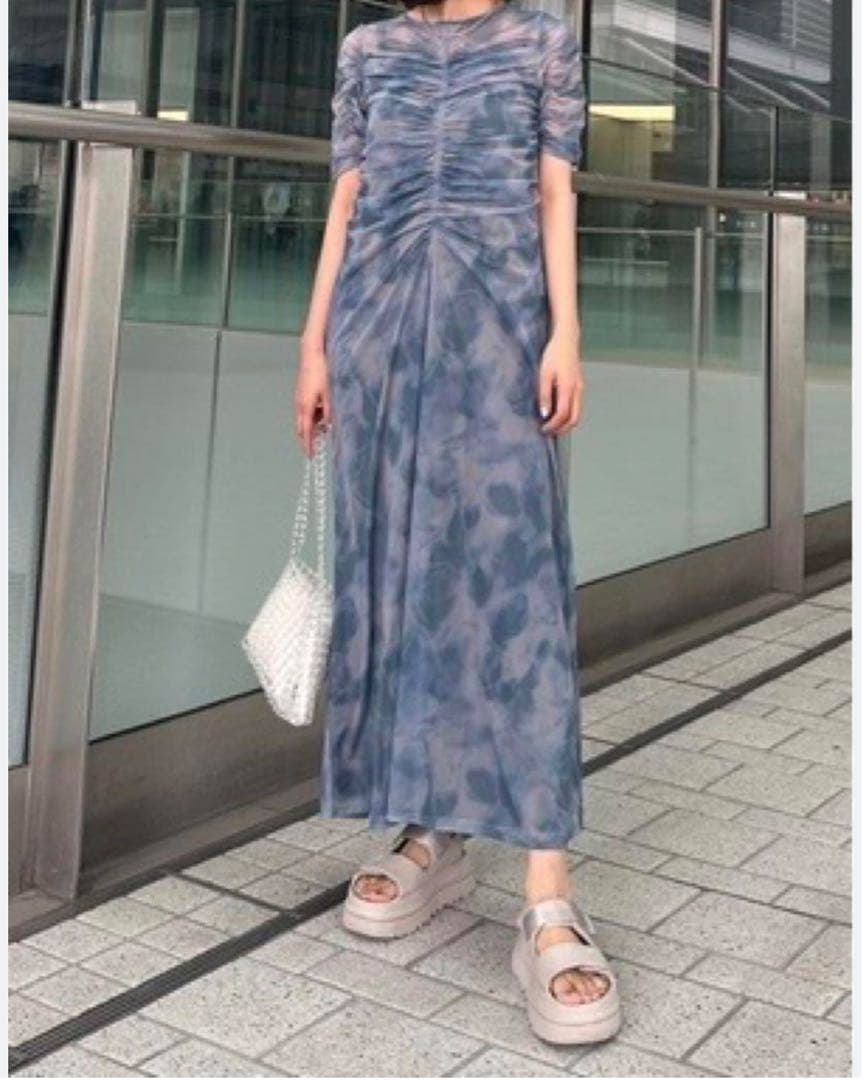 emmi シアードレープワンピース