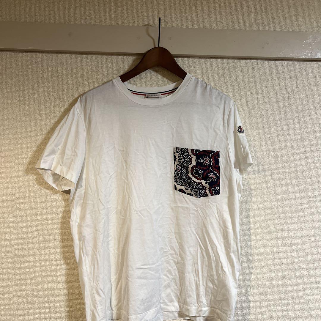 【MONCLER】バンダナプリントシャツ MONCLER バンダナ柄ポケットTシャツ - メルカリ