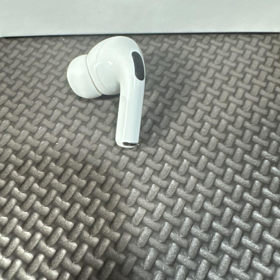 AirPods Pro 左耳のみ 正規品 第一世代 ジャンク - メルカリ