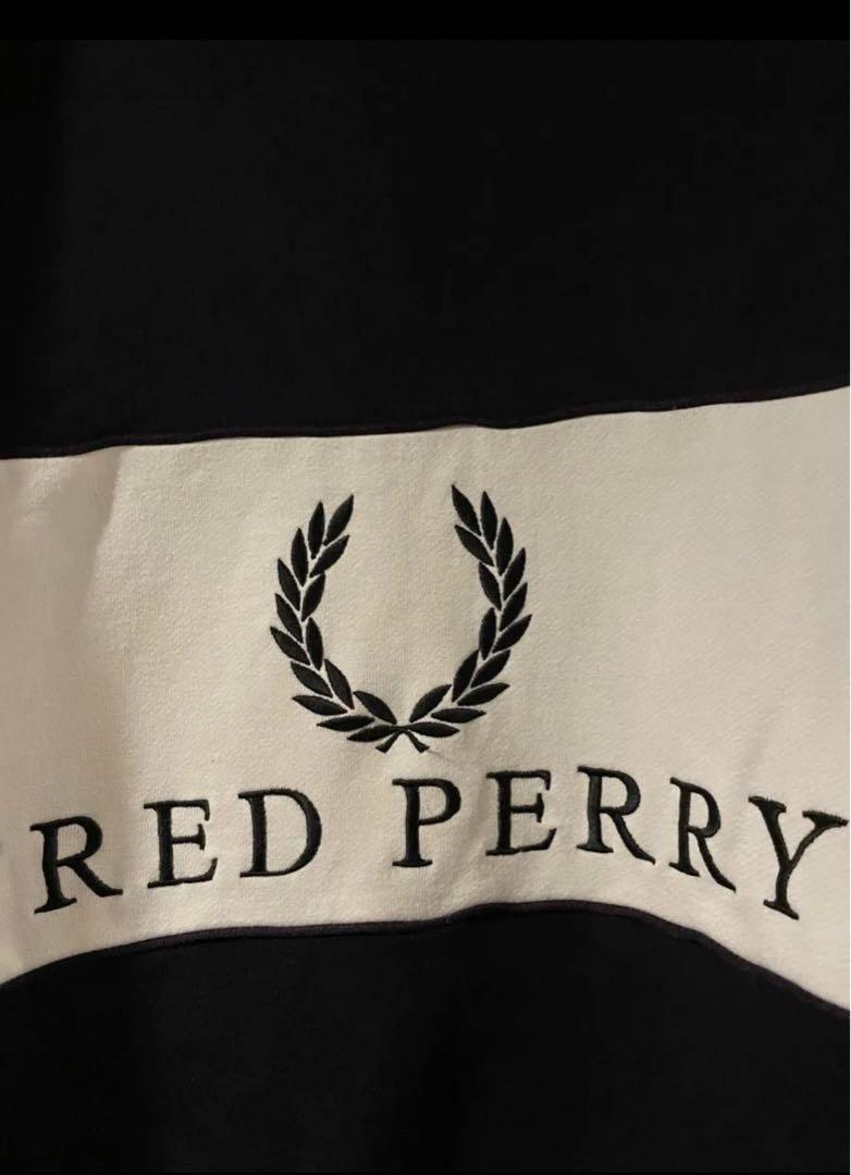 FRED PERRY ロゴ スウェット 黒/白