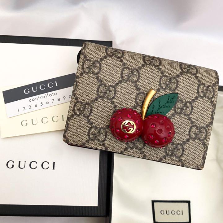 人気カラーの GGスプリーム さくらんぼ チェリー 二つ折り財布 グッチ GUCCI 極美品 - 折り財布 人気カラーの GGスプリーム さくらんぼ チェリー 二つ折り財布 グッチ GUCCI 極美品 - 折り財布