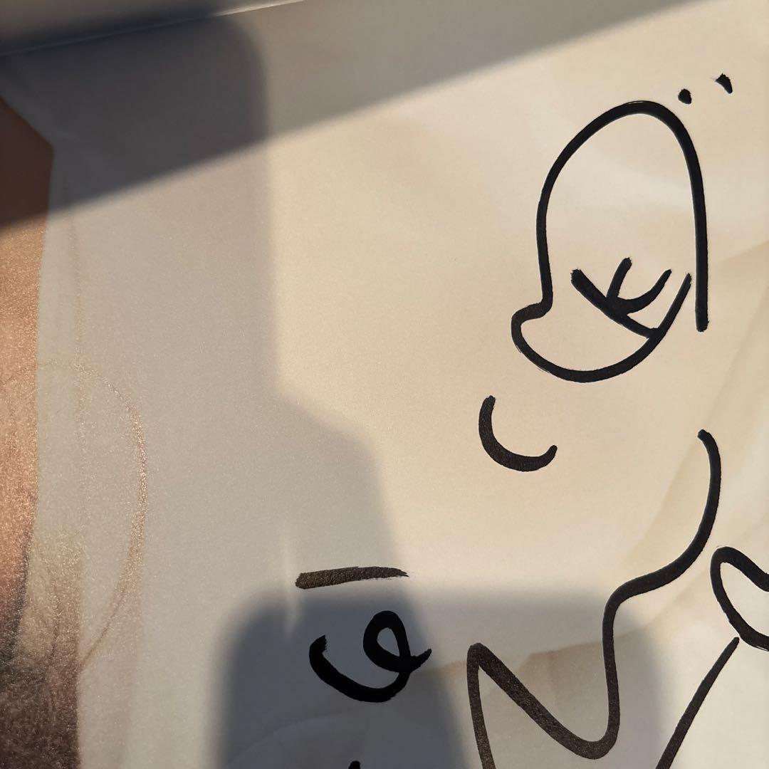 直筆サイン入り】川口春奈カレンダー - メルカリ