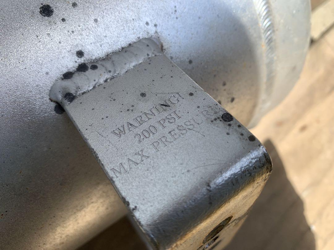 エアサス タンク 4ガロン 200PSI ユニバーサルエアー アルミ　⑵