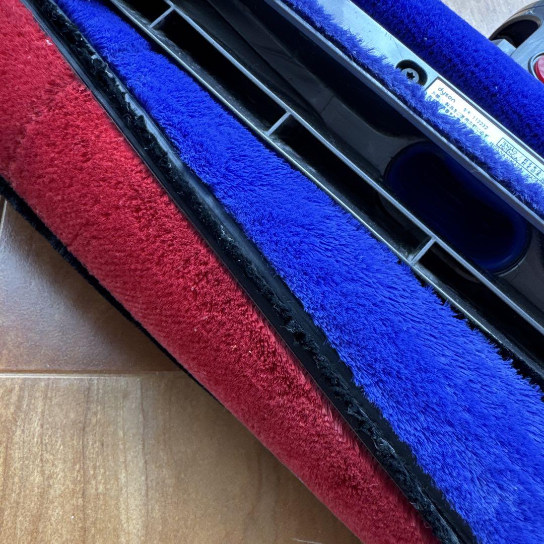 ダイソンV8 fluffy SV10FF3 掃除機　クリーナー