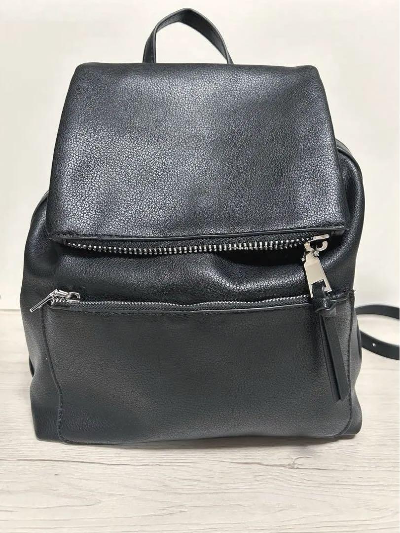 ZARA 黒い合成皮革リュック・バックパック