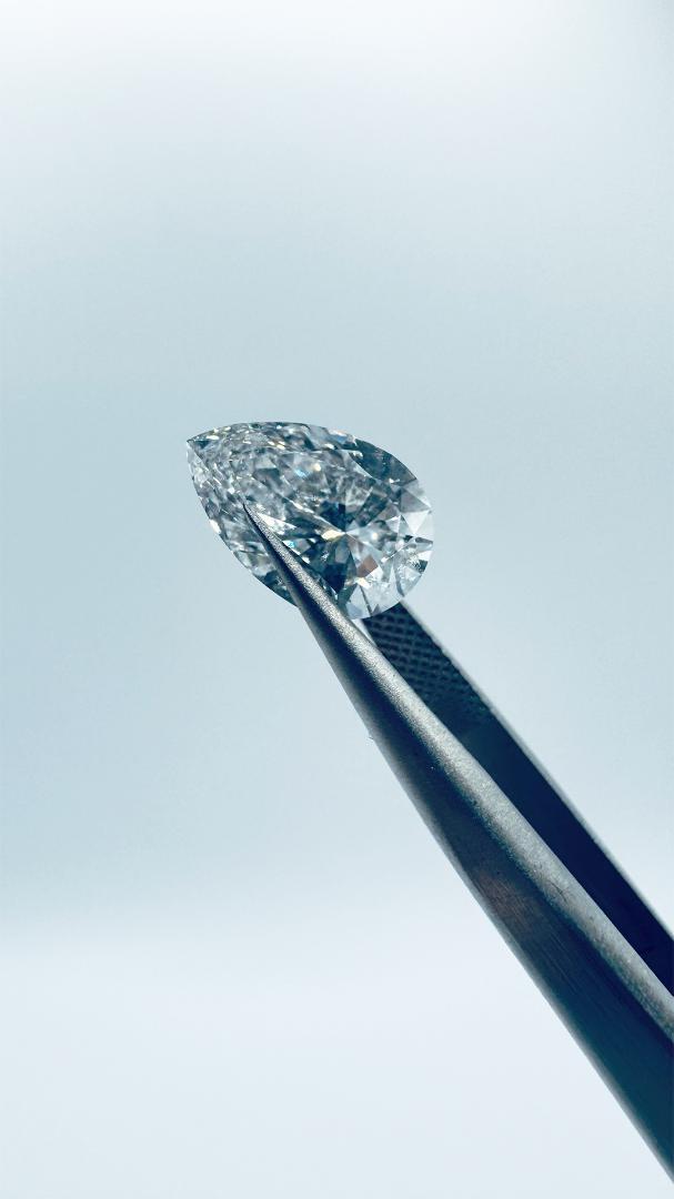 【新品】ラボグロウンダイヤモンド 2.01ct D VVS2 鑑定書付き