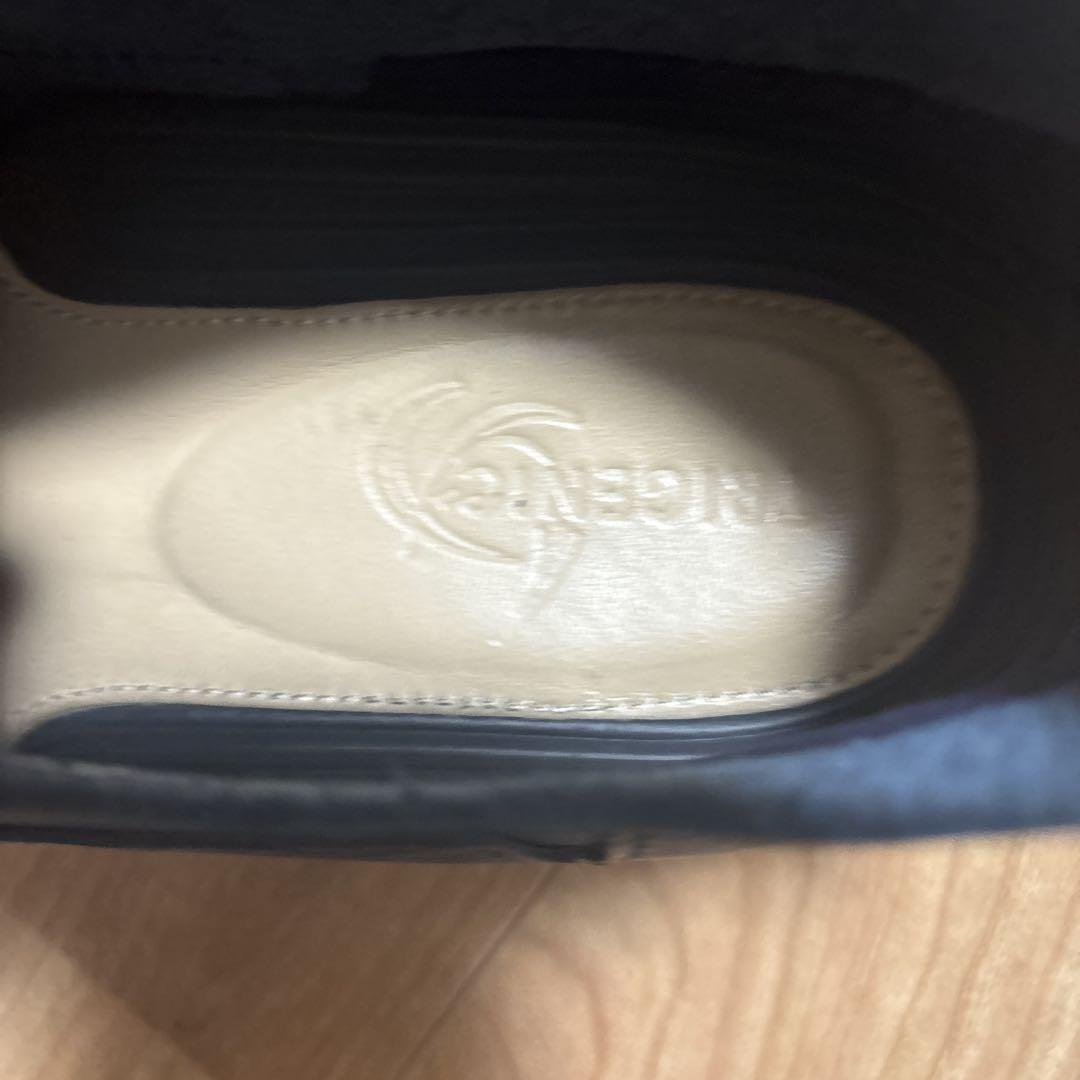TRICKER'S ネイビー レザーシューズ