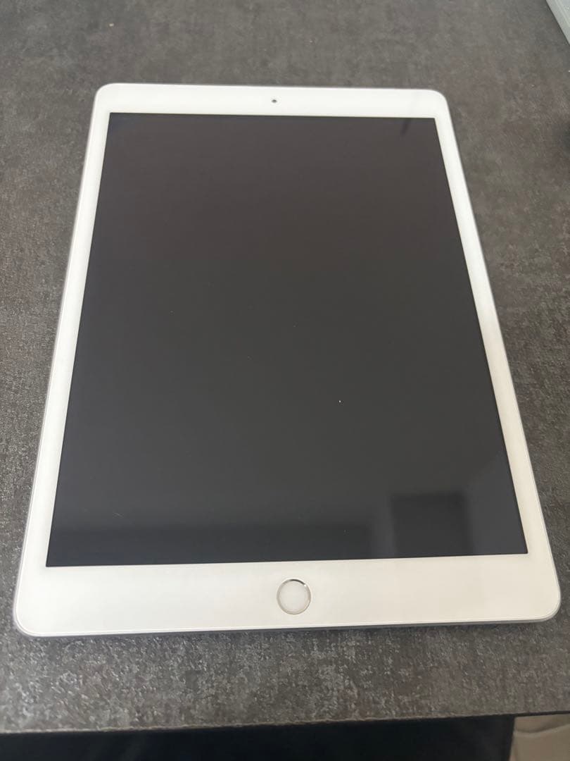 Apple iPad 第8世代 本体のみ32GB シルバー