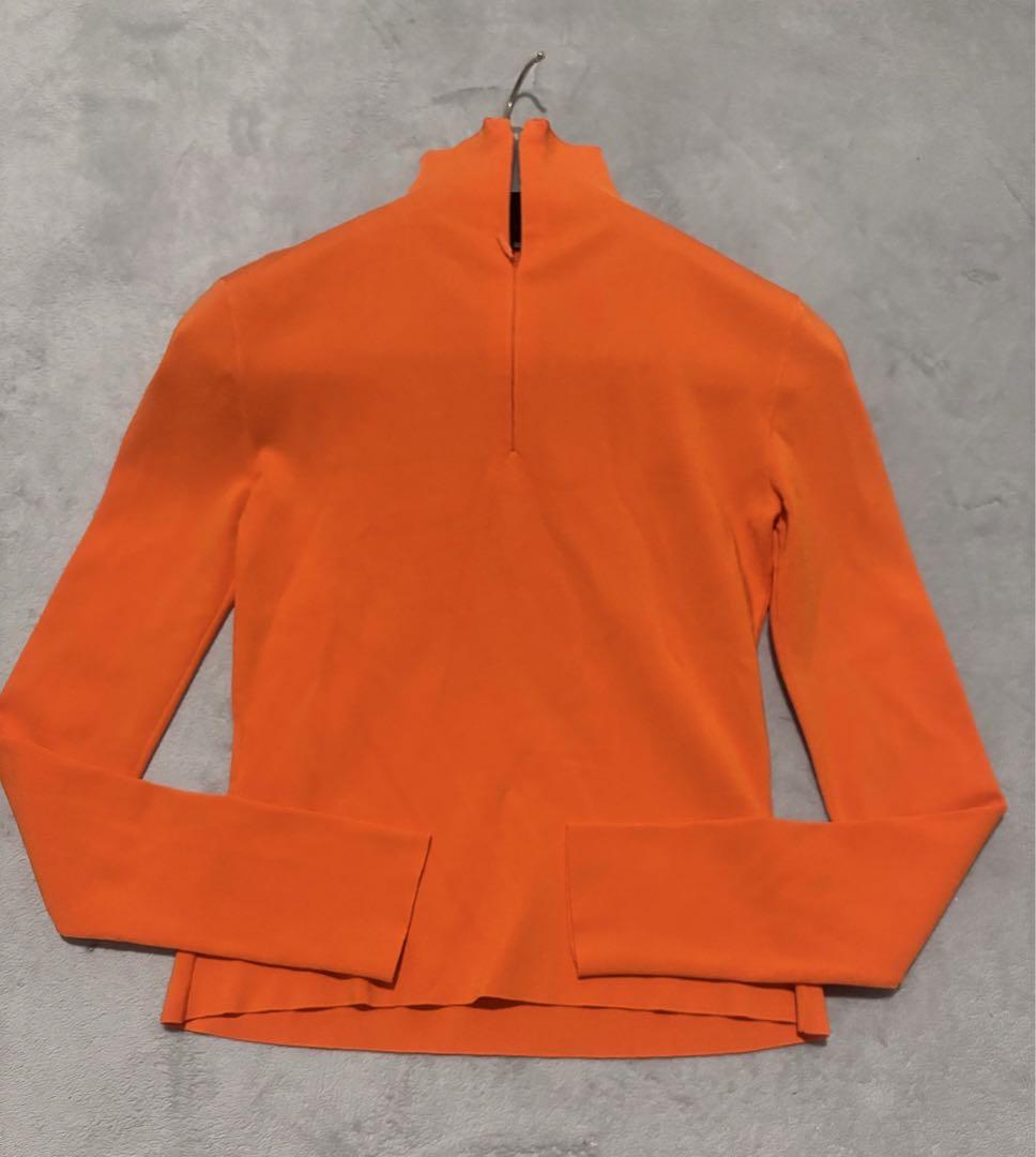 【極上美品】VERSACE ヴェルサーチ ハイネックニット　オレンジ　38