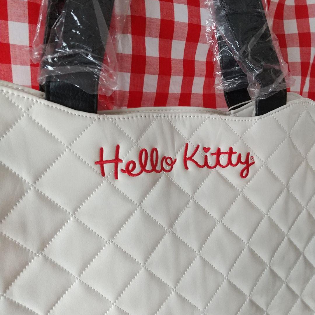 ハローキティ HELLO KITTY キルティング ショルダーバッグ 白 ハローキティ HELLO KITTY キルティング ショルダーバッグ 白