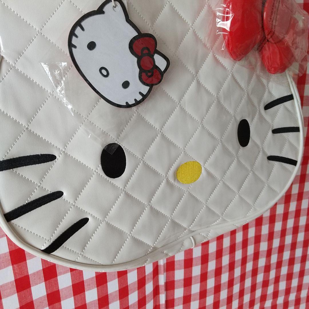 ハローキティ HELLO KITTY キルティング ショルダーバッグ 白 ハローキティ HELLO KITTY キルティング ショルダーバッグ 白