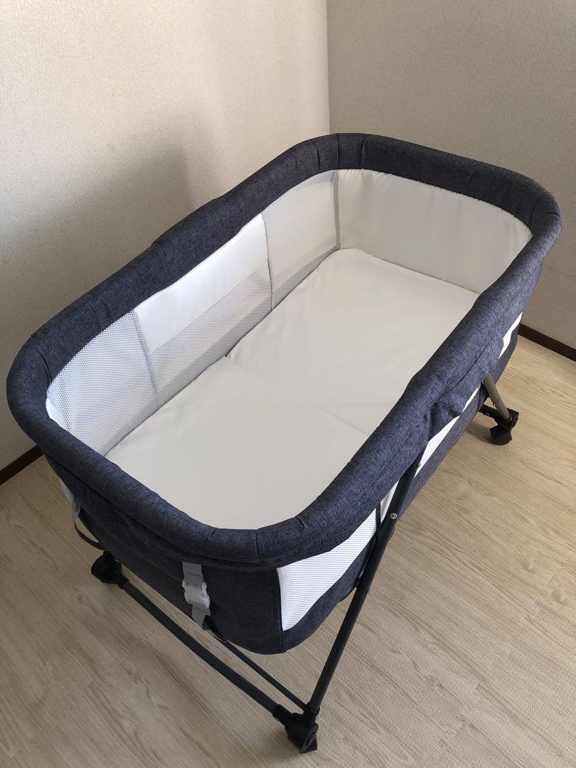 美品　折りたたみベビーベッド メッシュカバー付き