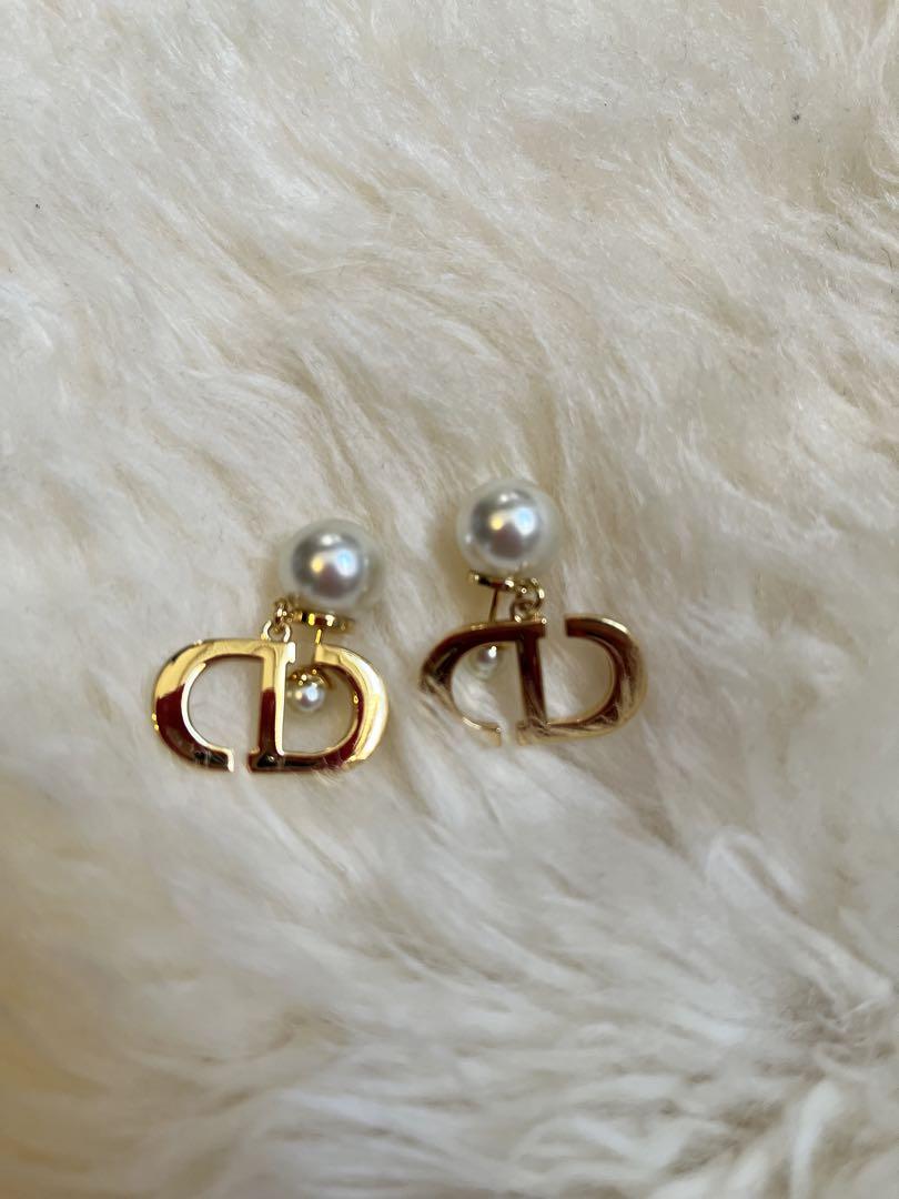 Dior パール付きゴールドピアス Dior パール ピアス ゴールド