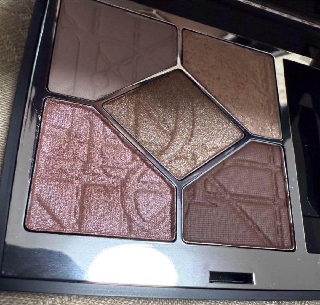 美品 Dior 647 SILK TAUPE - メルカリ