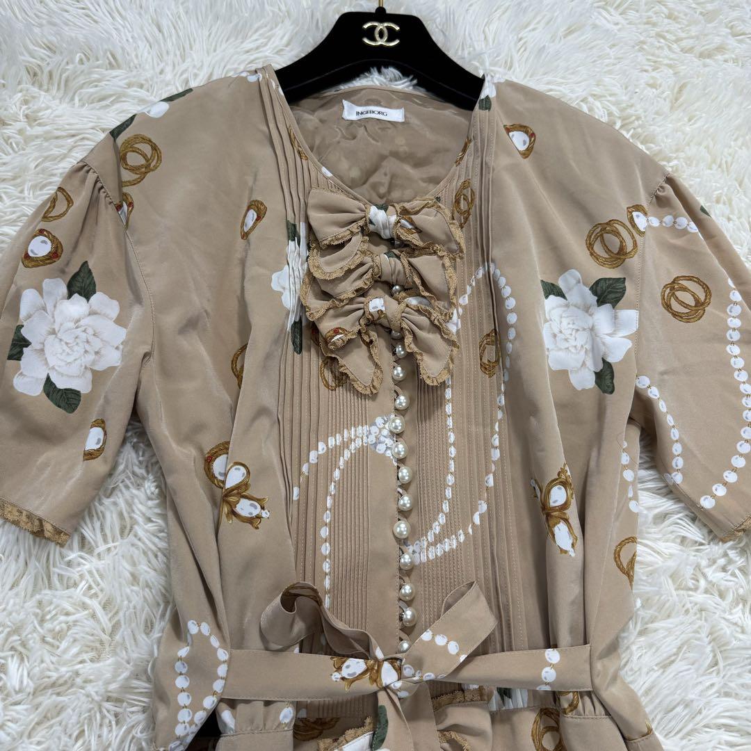 インゲボルグ ロングワンピース 花柄 パール リボン ピンタック ベルト付き インゲボルグ ロングワンピース 花柄 パール リボン ピンタック